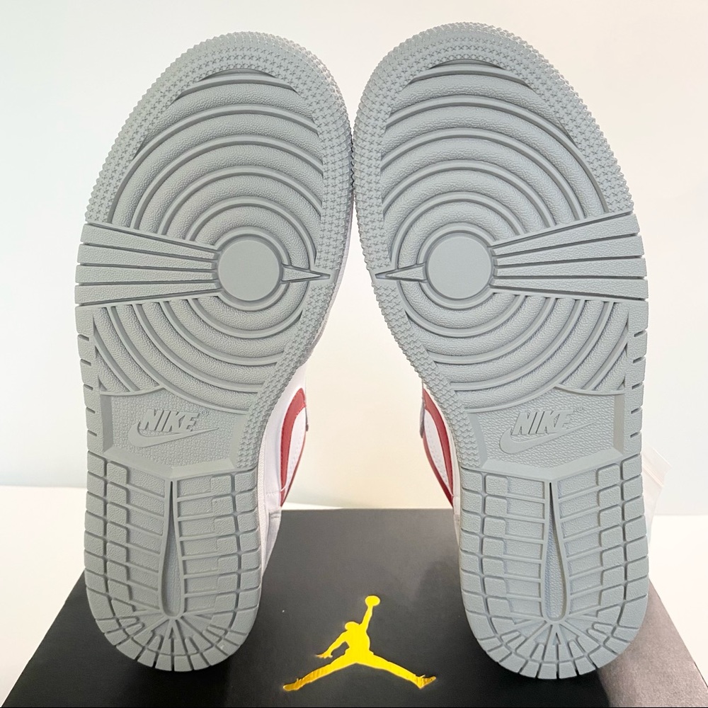 NEW Air Jordan 1 Low Light Smoke Grey - Picture 6 of 7